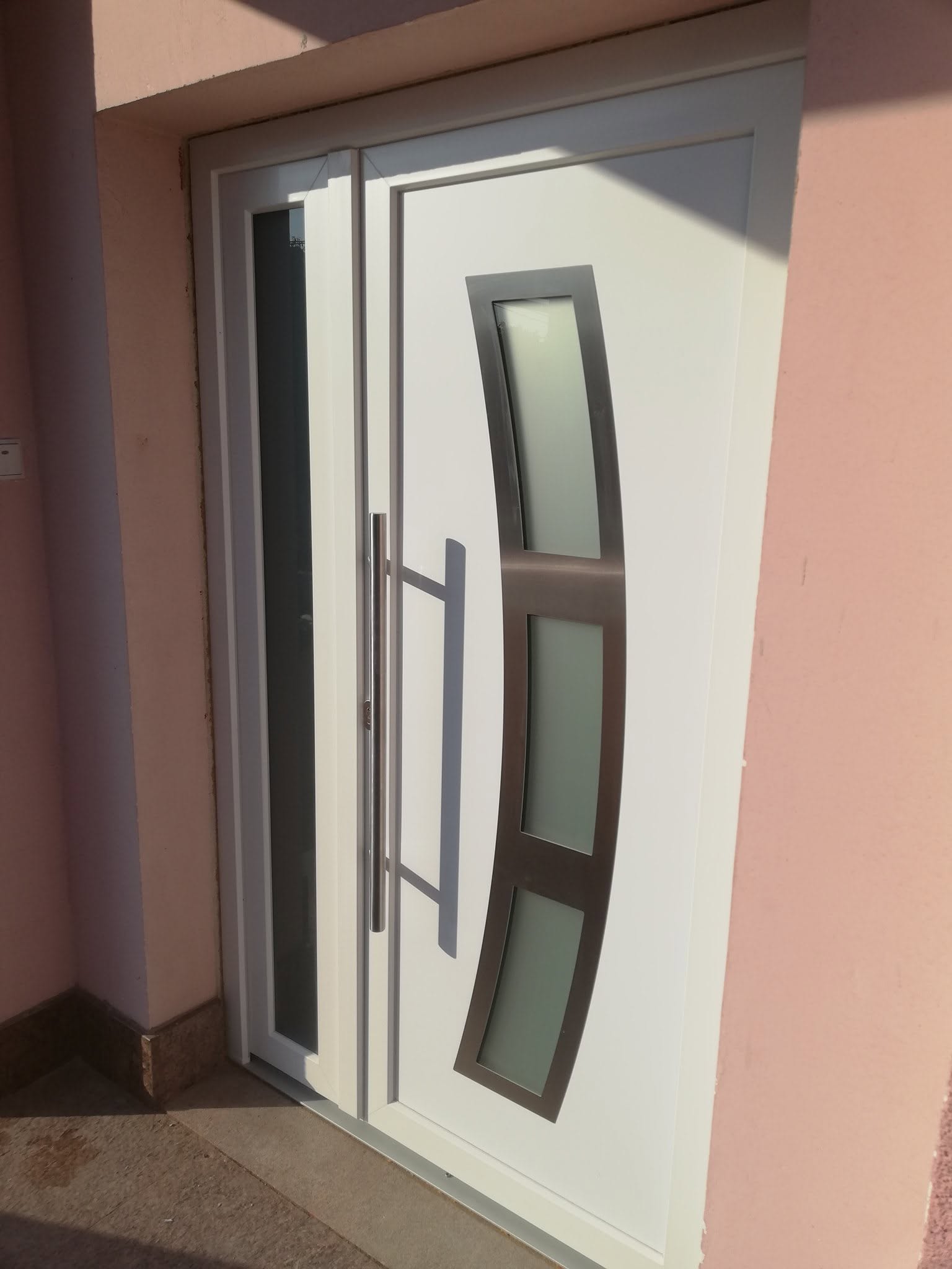PVC ulazna vrata s ornament staklom, spremna za isporuku