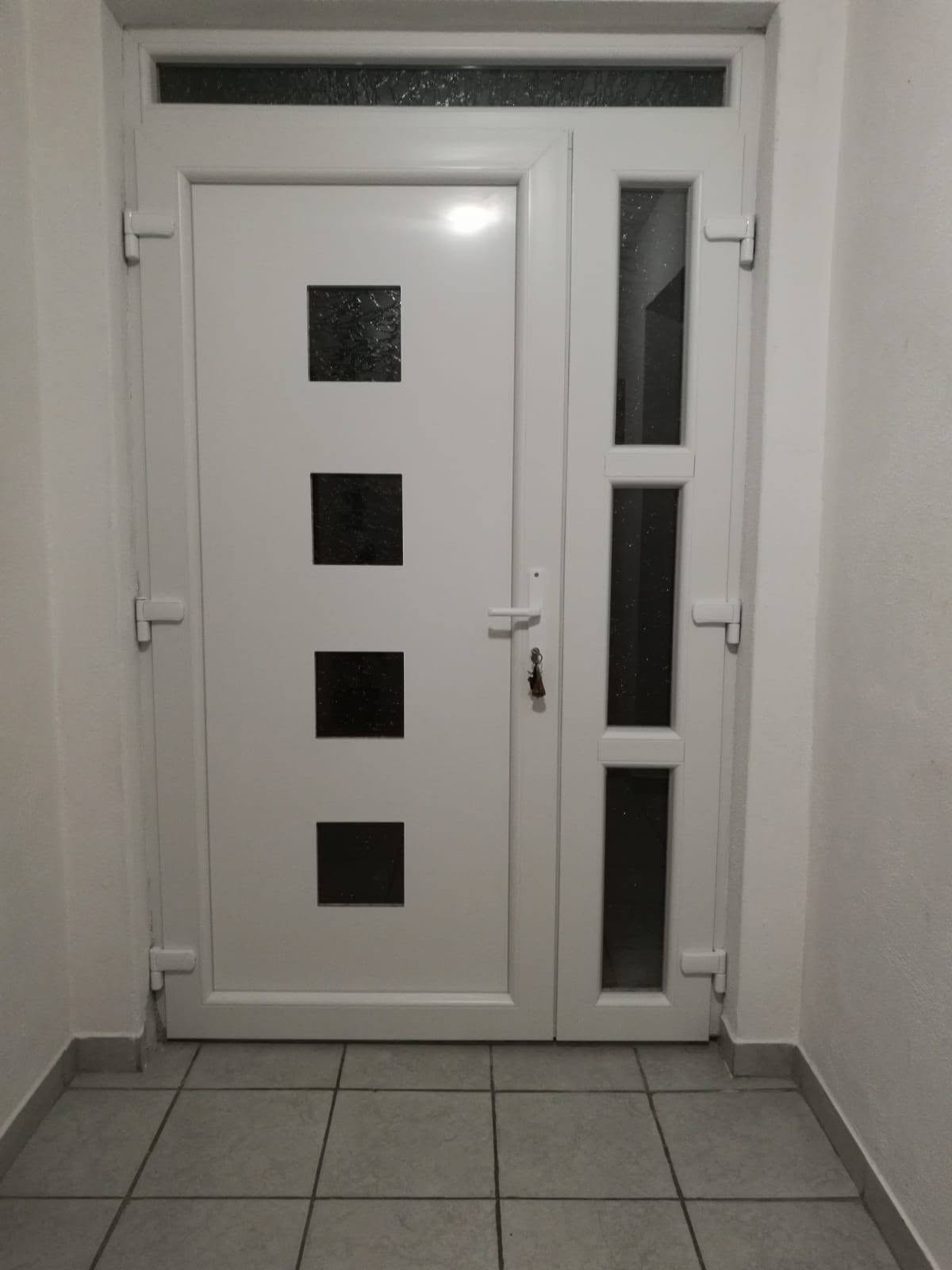 Model PVC ulaznih vrata s lučnim ostakljenjem